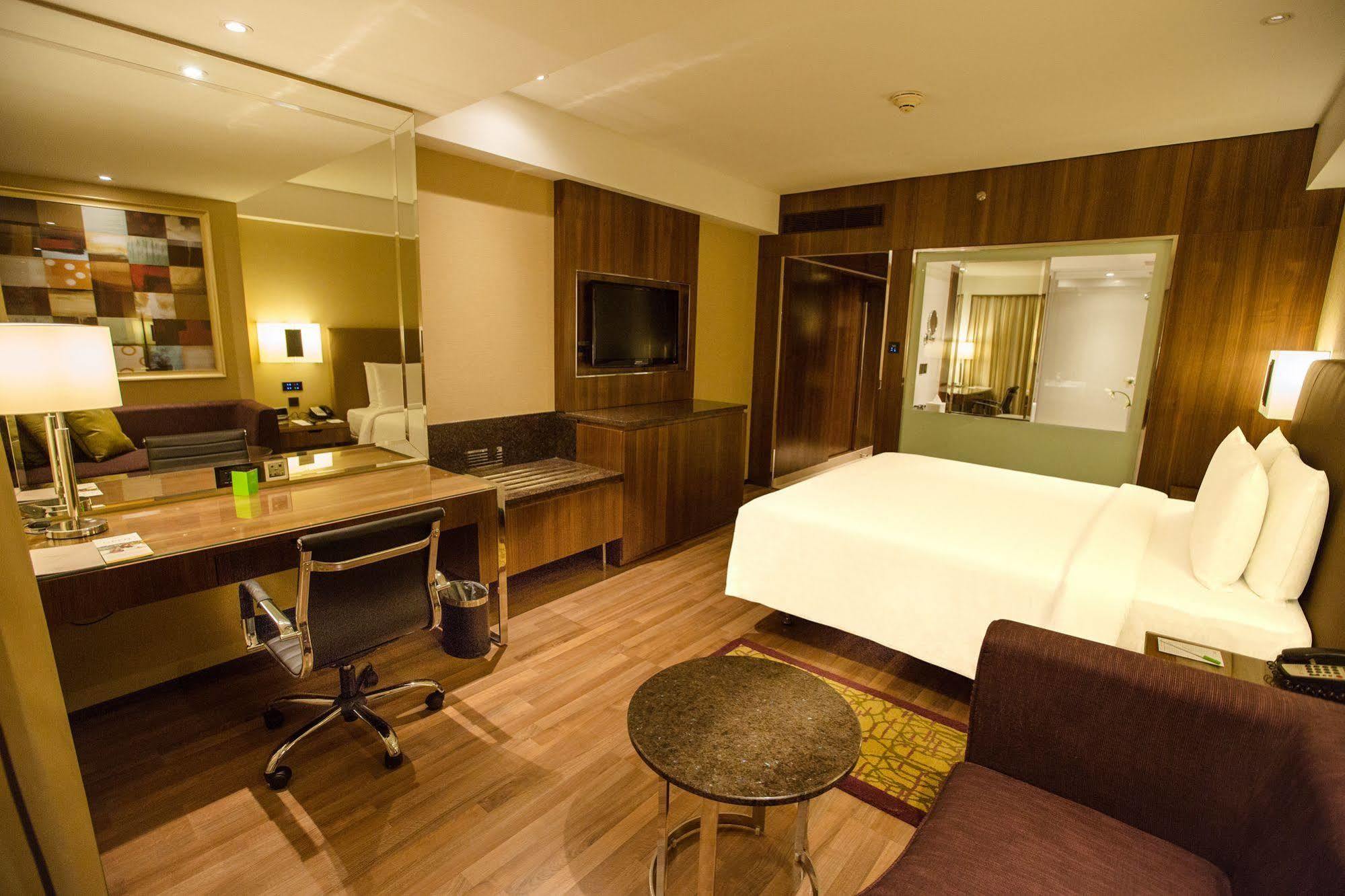 Hotel Courtyard By Marriott Chennai Extérieur photo
